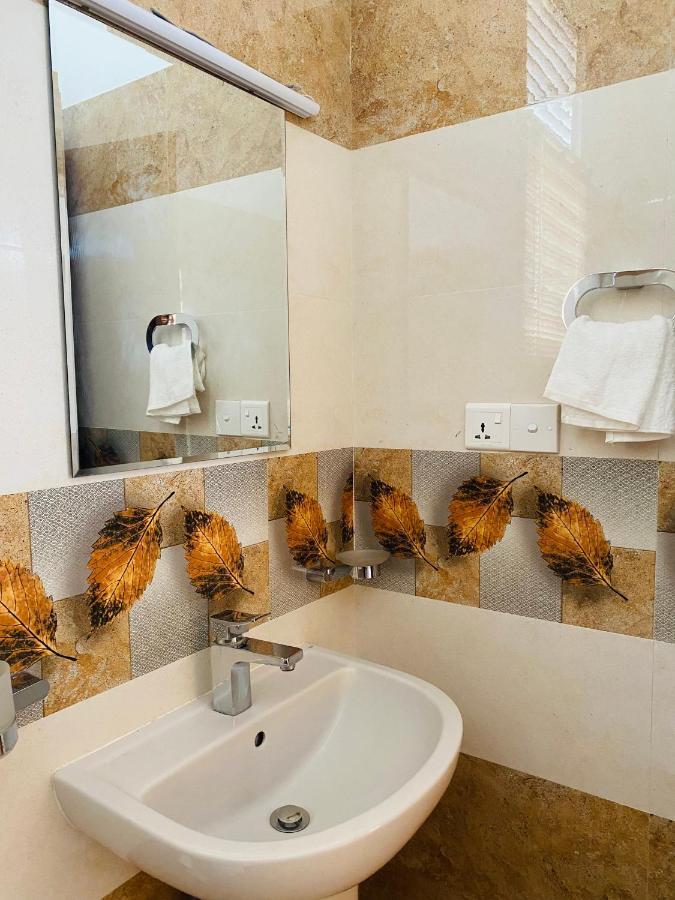 The Kingslayer Resort نيجومبو المظهر الخارجي الصورة