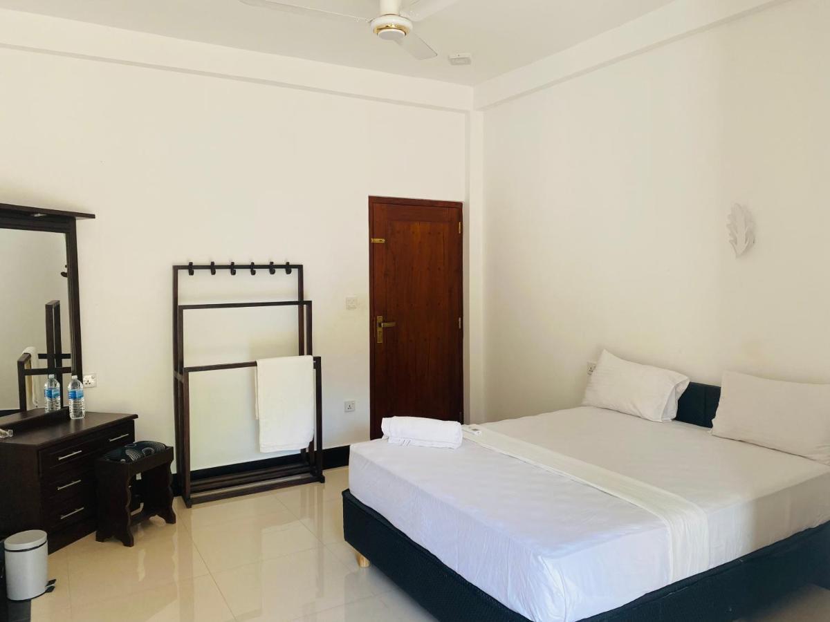 The Kingslayer Resort نيجومبو المظهر الخارجي الصورة